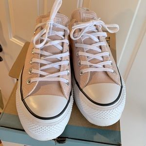 Platform pink/nude Converse low-top